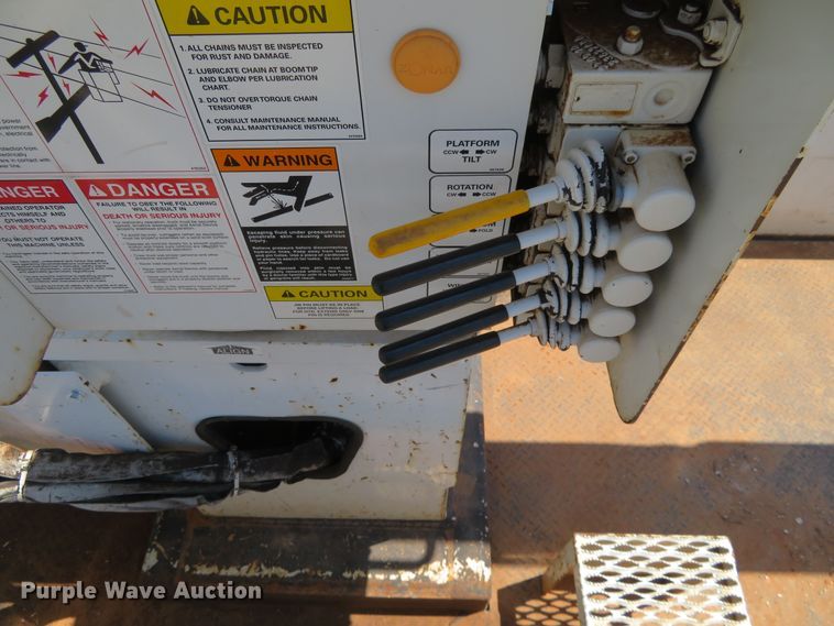 image for item FV9010 2011 International DuraStar 4300 bucket truck