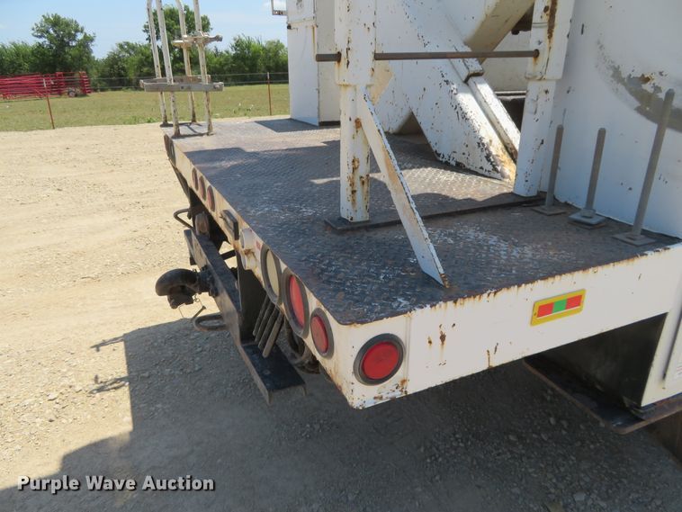 image for item FV9010 2011 International DuraStar 4300 bucket truck