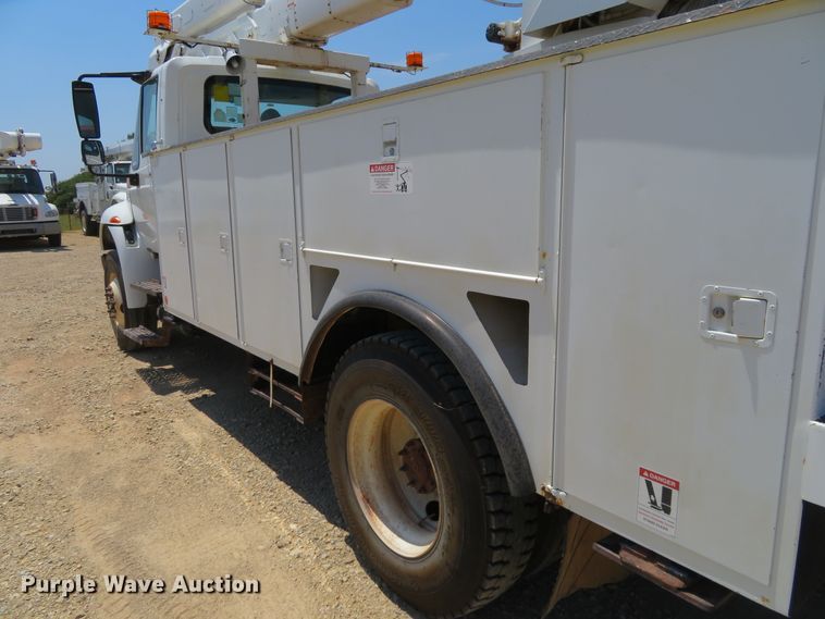 image for item FV9010 2011 International DuraStar 4300 bucket truck