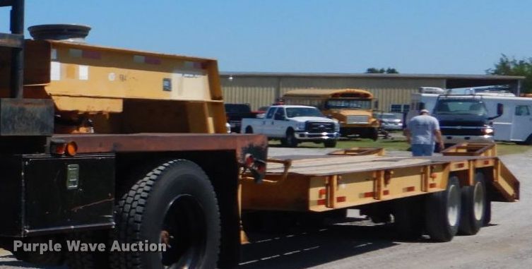 image for item G1868 1989 Belshe equipment trailer