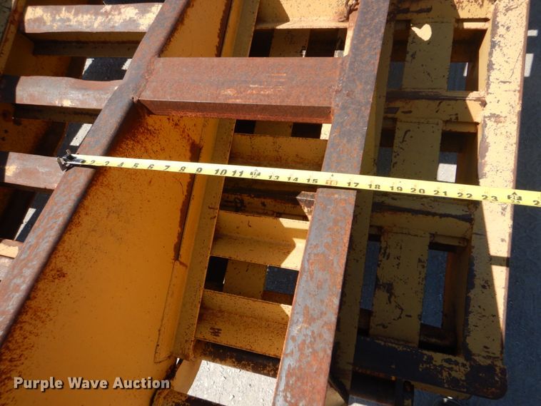 image for item G1868 1989 Belshe equipment trailer