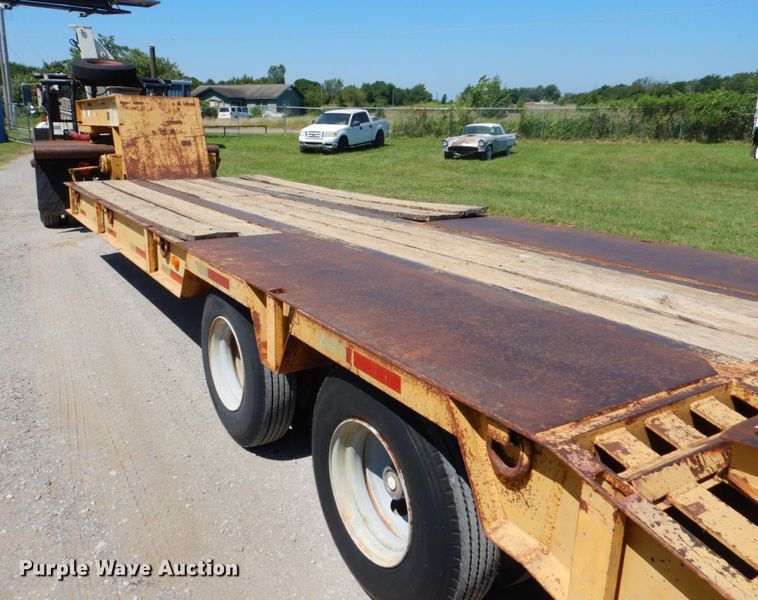 image for item G1868 1989 Belshe equipment trailer