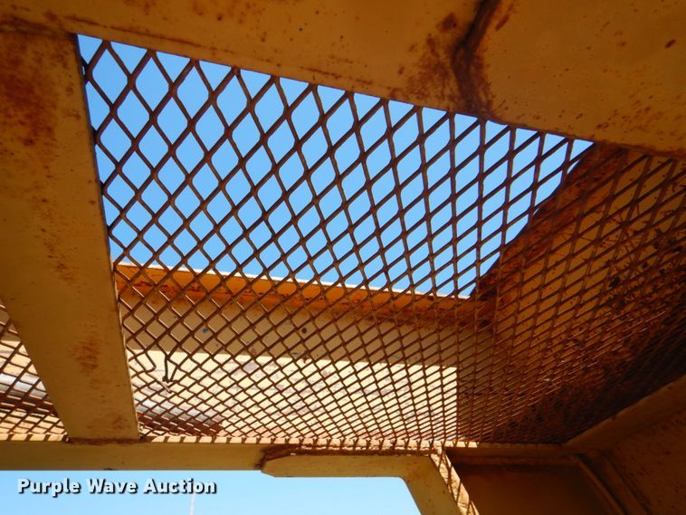 image for item G1868 1989 Belshe equipment trailer