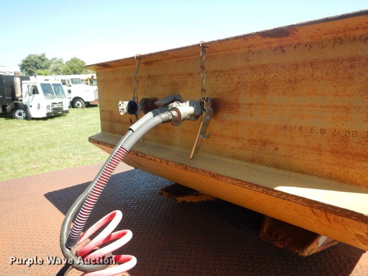 image for item G1868 1989 Belshe equipment trailer