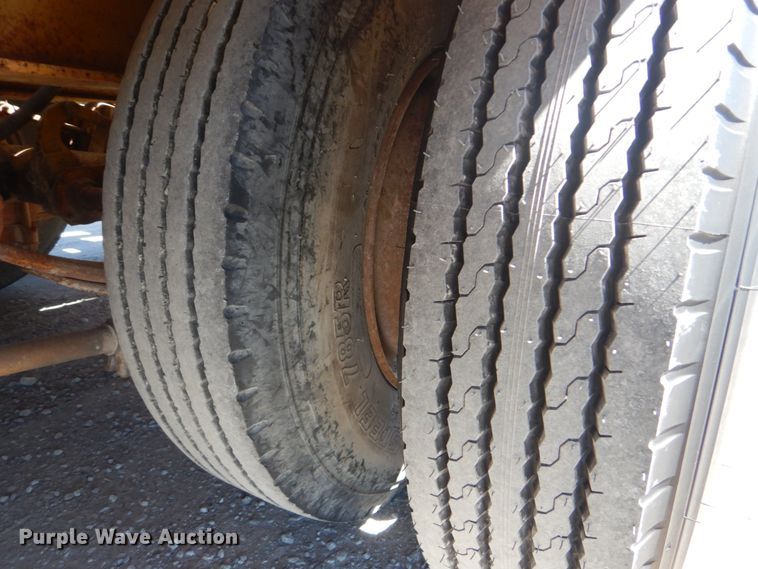 image for item G1868 1989 Belshe equipment trailer