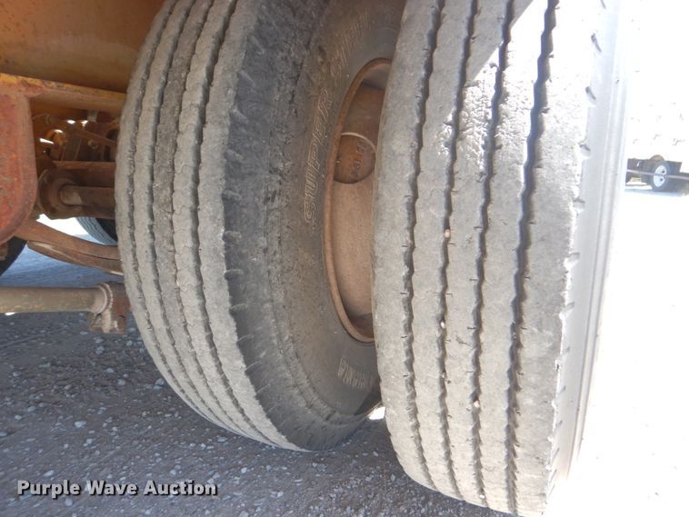 image for item G1868 1989 Belshe equipment trailer