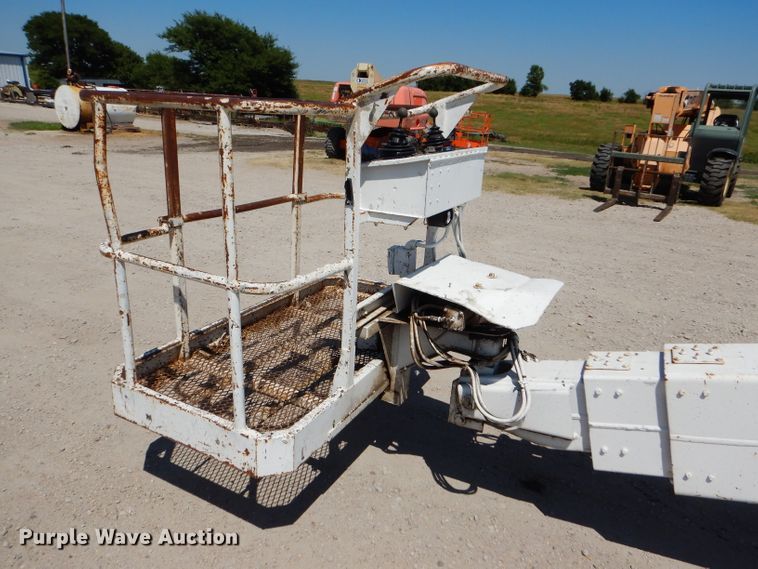 image for item GH9530 1999 Snorkelift TB60 boom lift