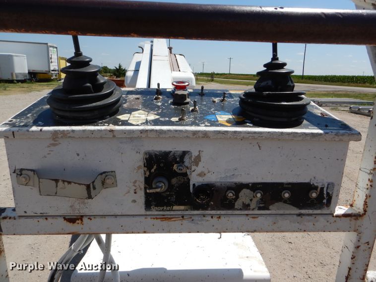 image for item GH9530 1999 Snorkelift TB60 boom lift