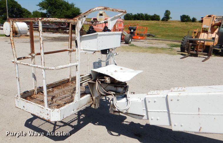 image for item GH9530 1999 Snorkelift TB60 boom lift