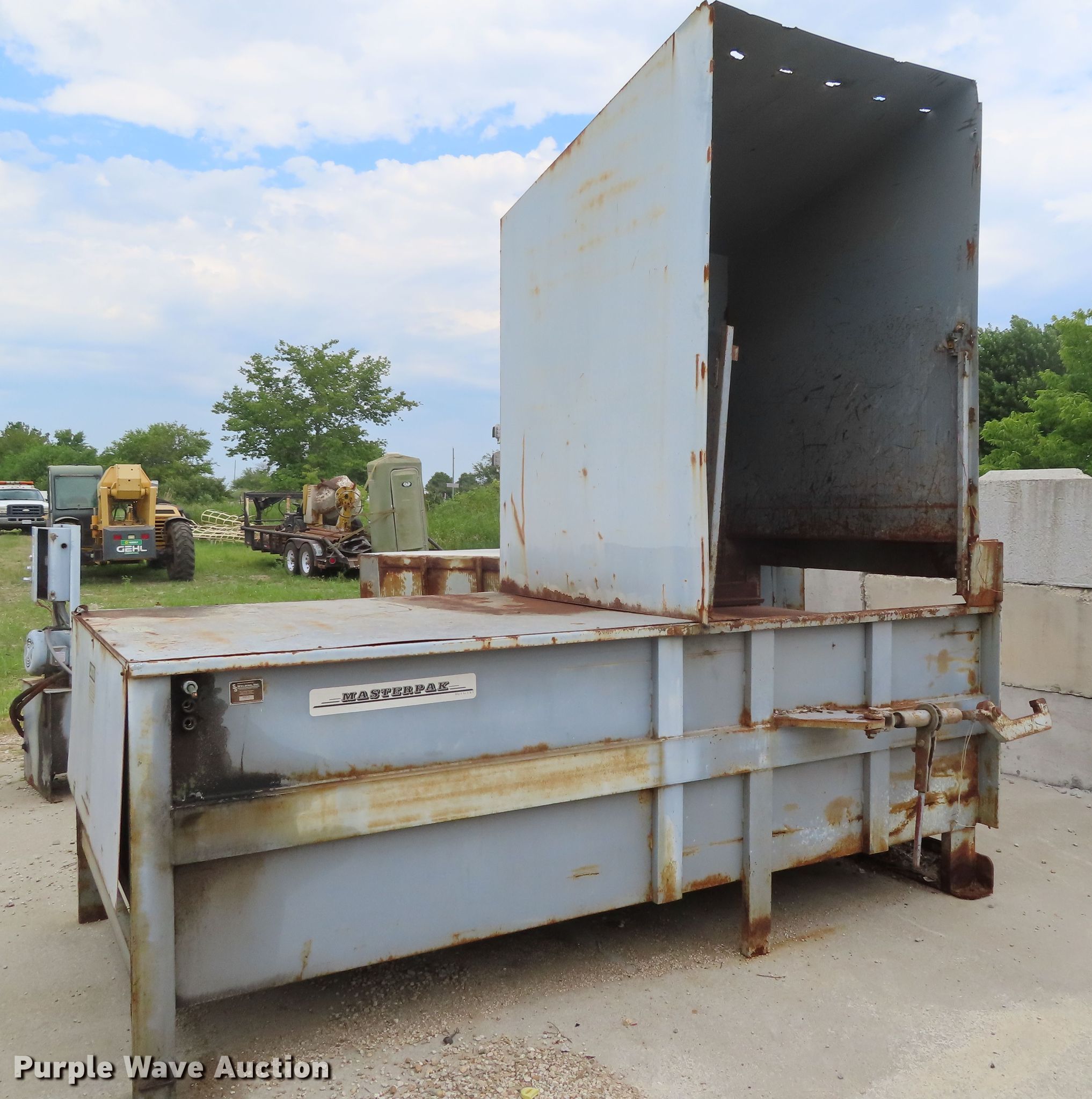 S&S Welding Masterpak dumpster compactor in Olathe, KS Item DD6319