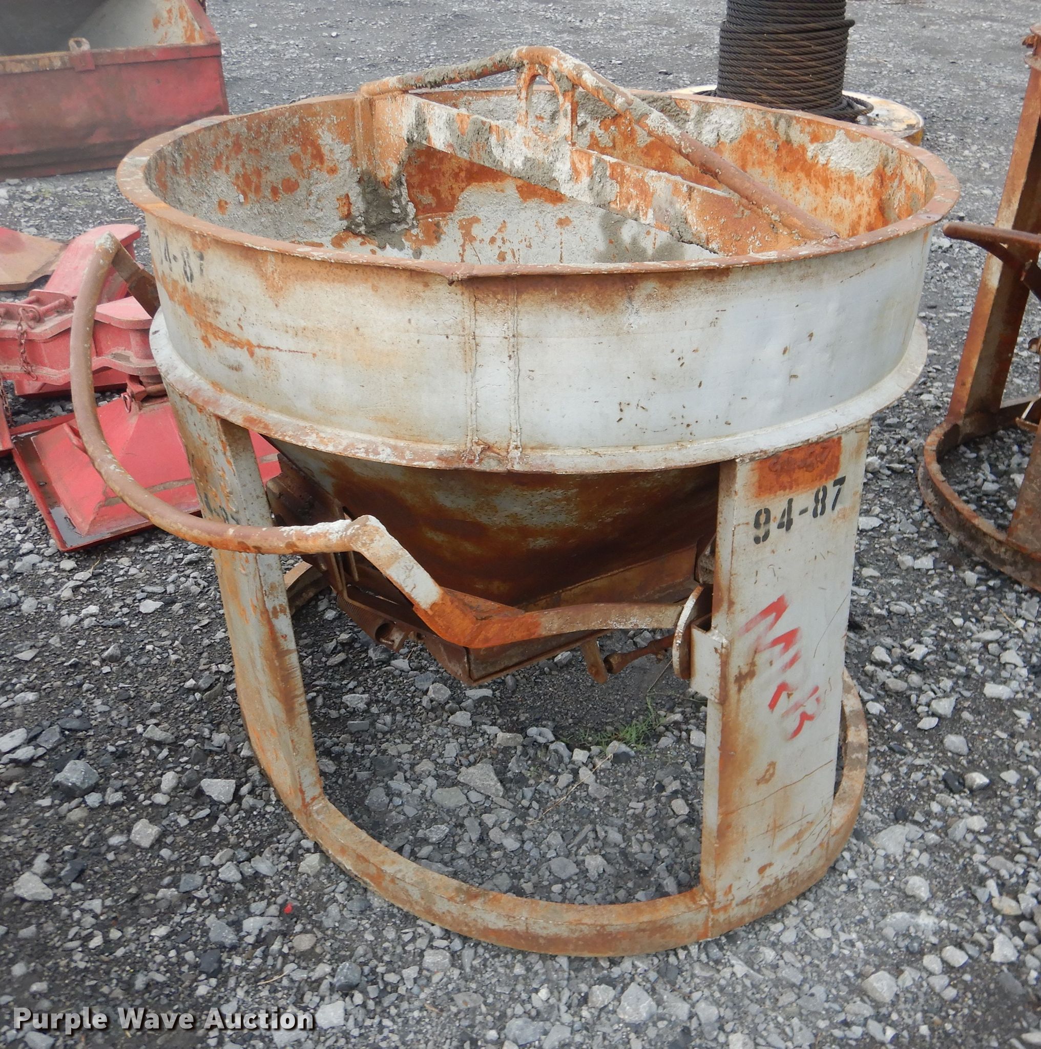 (4) round concrete buckets in Muskogee, OK Item DF2145 sold Purple Wave