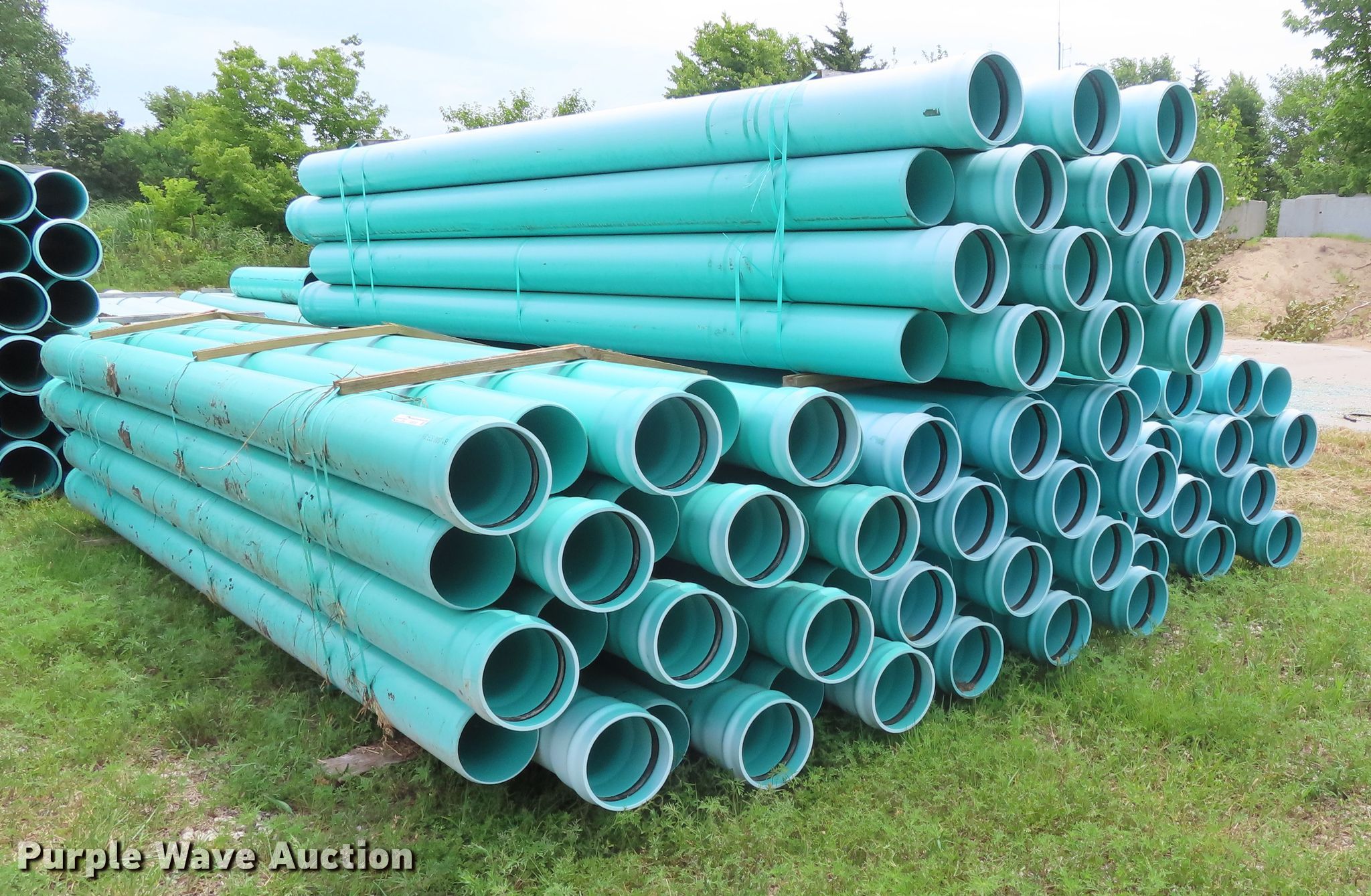 (94) SDR26 sewer pipe joints in Olathe, KS Item FJ9181 sold Purple