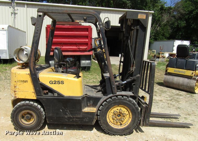 Daewoo G25S3 forklift in Clinton, IA Item EU9712 sold Purple Wave