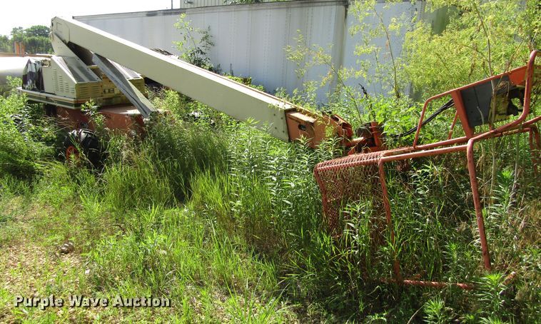 image for item EU9717 2000 JLG 404 boom lift