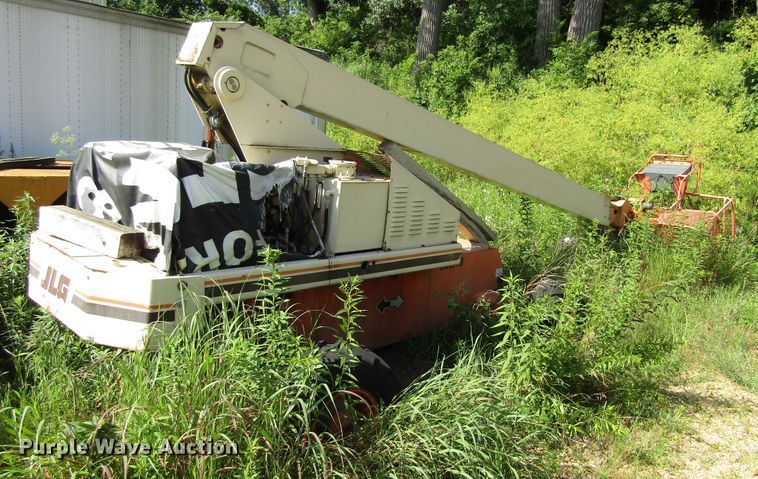 image for item EU9717 2000 JLG 404 boom lift