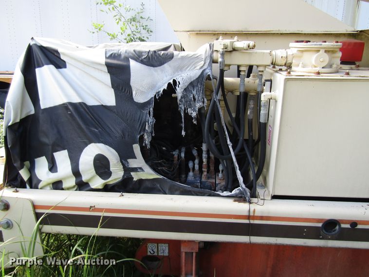 image for item EU9717 2000 JLG 404 boom lift