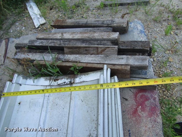 image for item EU9722 Aluminum siding