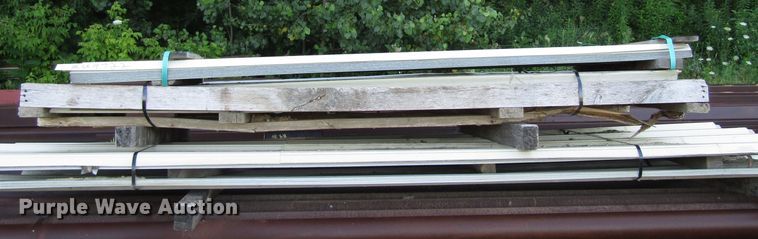 image for item EU9722 Aluminum siding