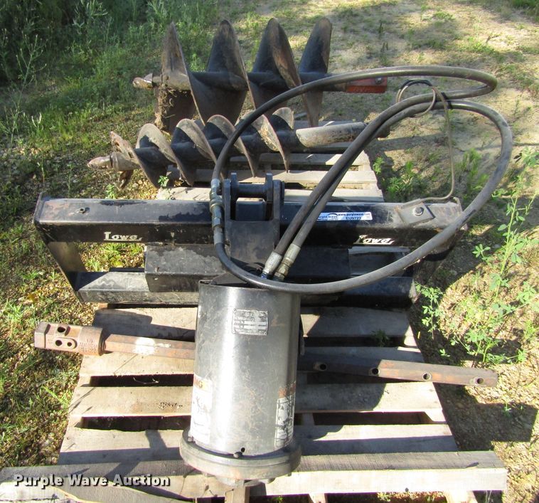 Lowe 200 post hole auger in Clinton, IA Item EU9723 sold Purple Wave