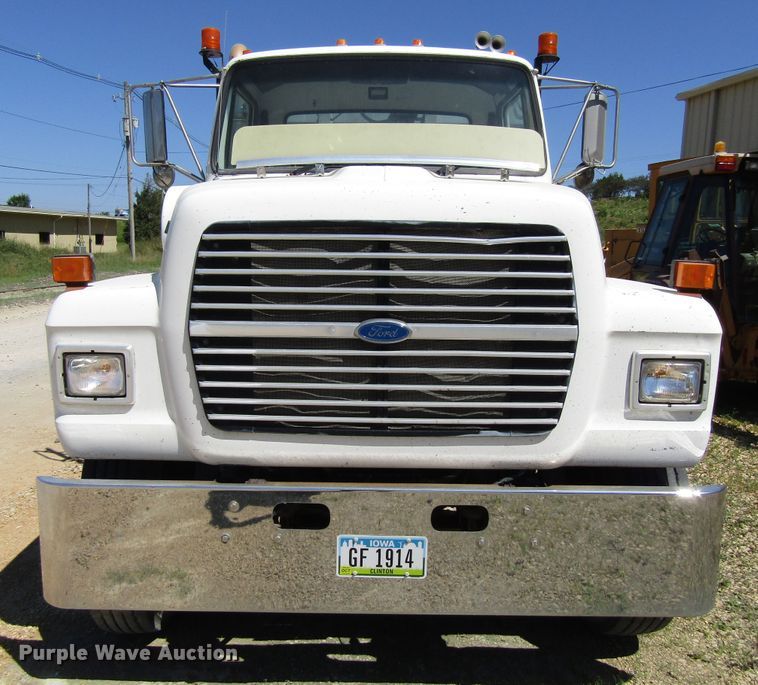 image for item EU9730 1997 Ford L9000 semi truck