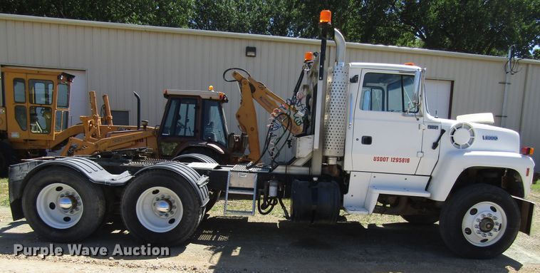 image for item EU9730 1997 Ford L9000 semi truck