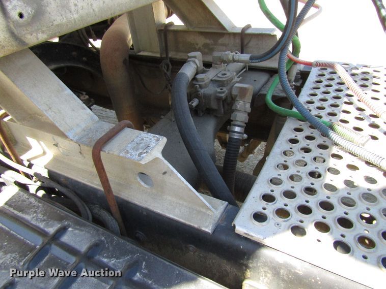 image for item EU9730 1997 Ford L9000 semi truck