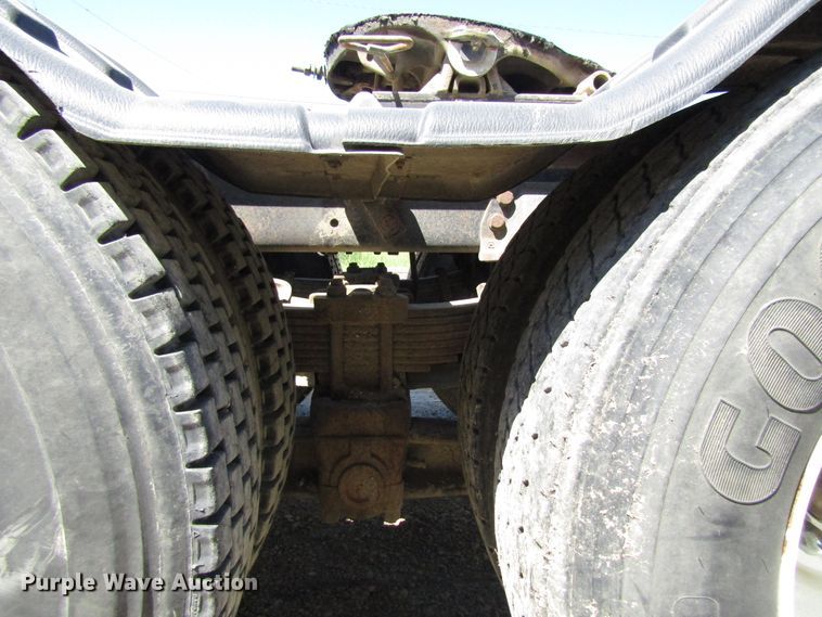 image for item EU9730 1997 Ford L9000 semi truck