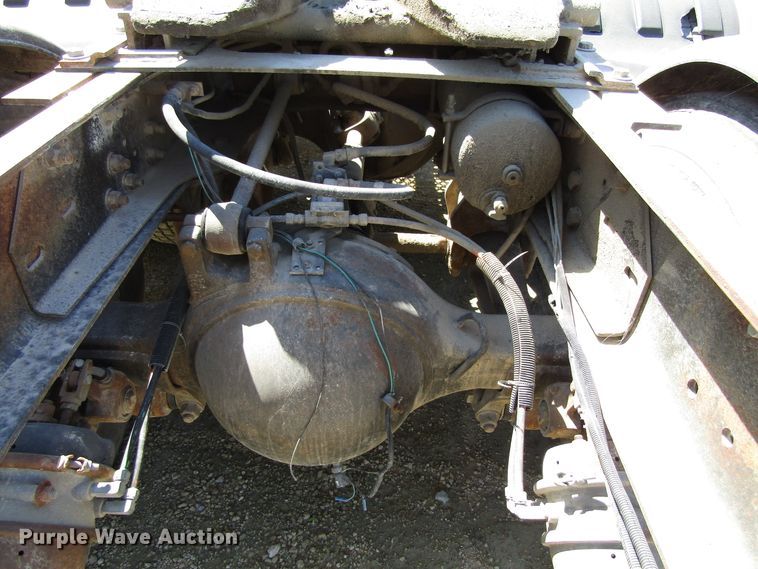 image for item EU9730 1997 Ford L9000 semi truck