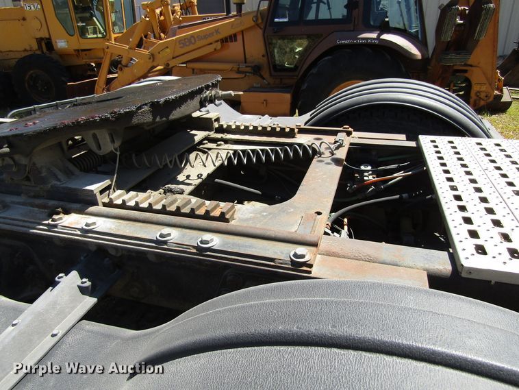 image for item EU9730 1997 Ford L9000 semi truck