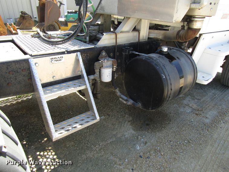 image for item EU9730 1997 Ford L9000 semi truck