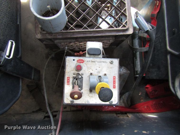 image for item EU9730 1997 Ford L9000 semi truck