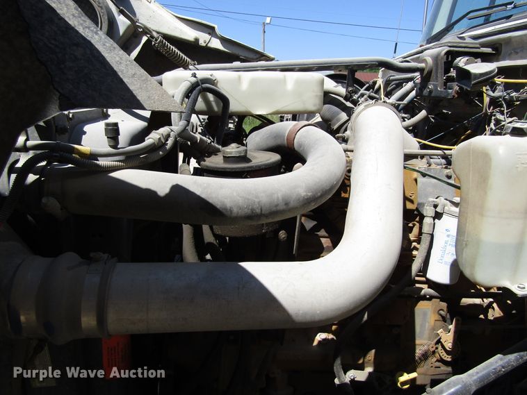 image for item EU9730 1997 Ford L9000 semi truck