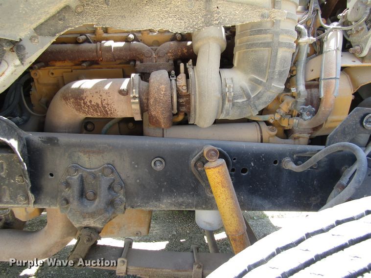 image for item EU9730 1997 Ford L9000 semi truck