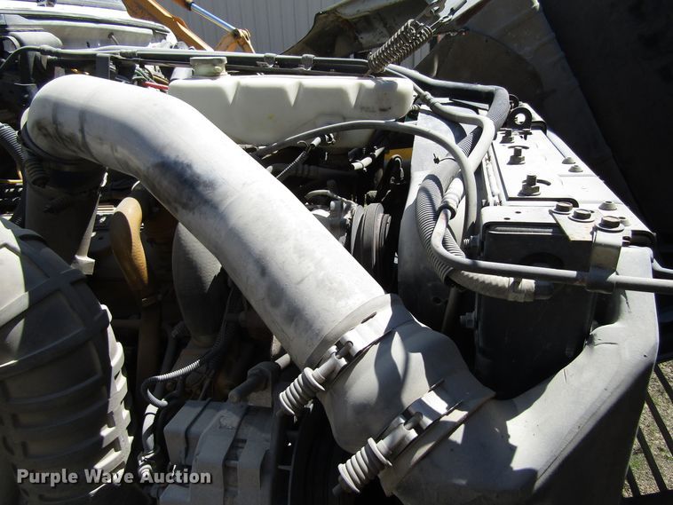 image for item EU9730 1997 Ford L9000 semi truck