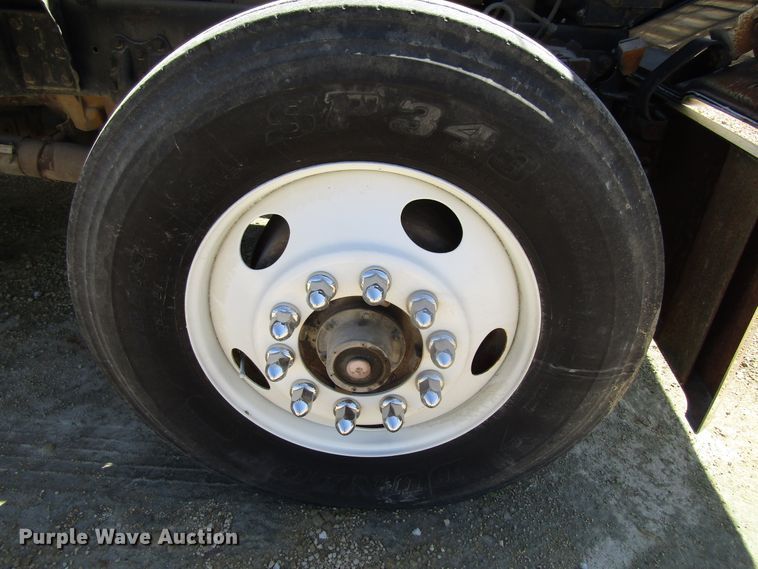 image for item EU9730 1997 Ford L9000 semi truck