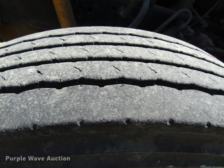 image for item EU9730 1997 Ford L9000 semi truck