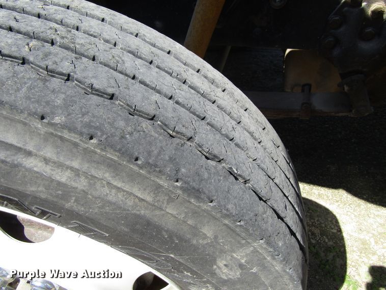 image for item EU9730 1997 Ford L9000 semi truck