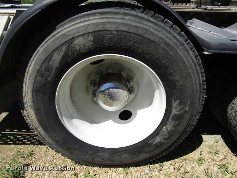 image for item EU9730 1997 Ford L9000 semi truck