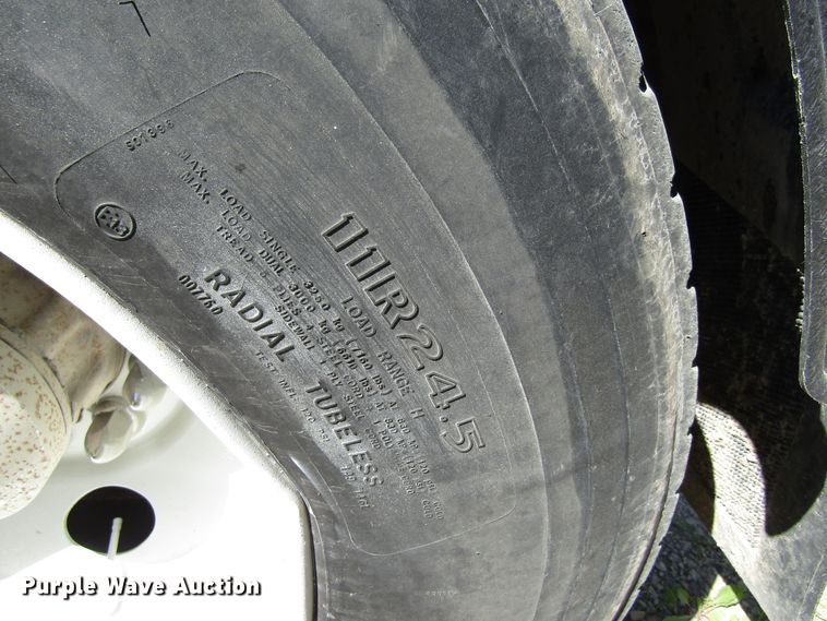 image for item EU9730 1997 Ford L9000 semi truck