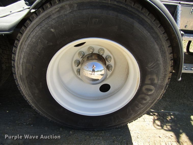 image for item EU9730 1997 Ford L9000 semi truck