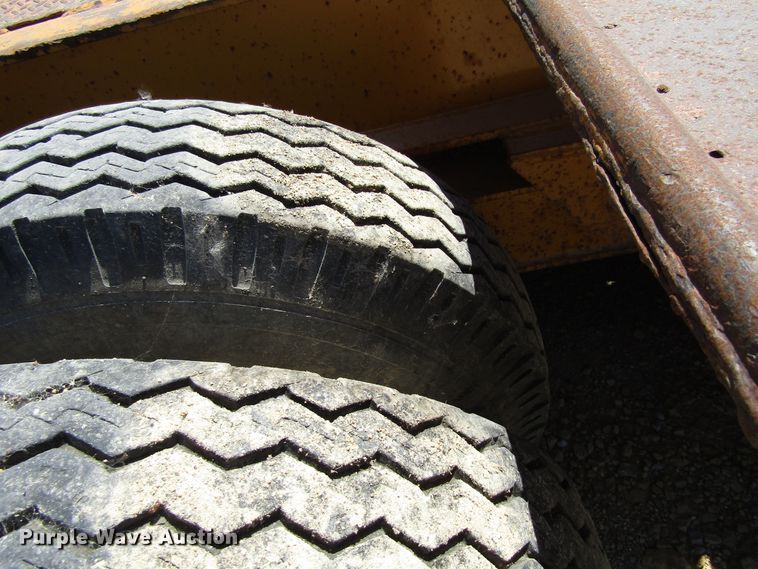 image for item EU9731 1970 Load King drop deck equipment trailer