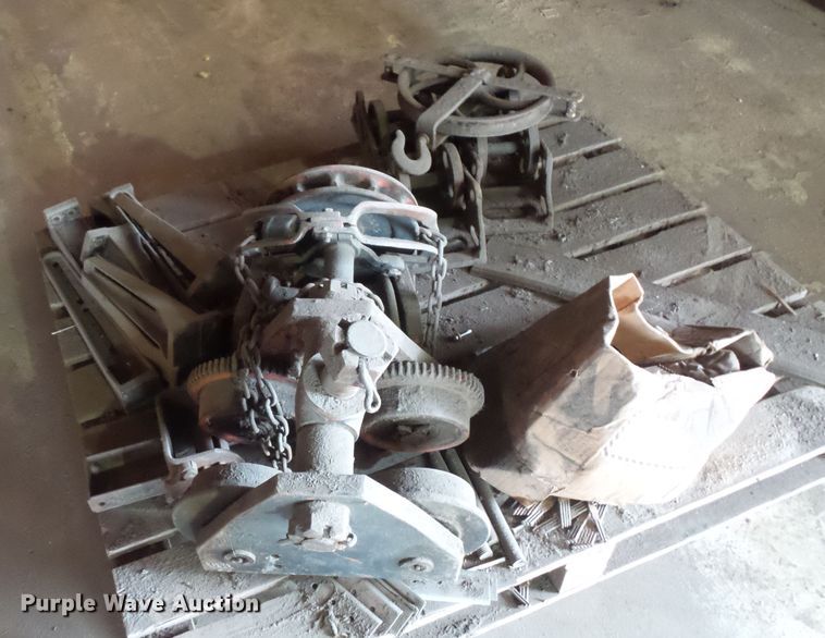 image for item FM9505 Wright chain hoist trolley