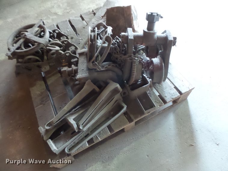 image for item FM9505 Wright chain hoist trolley