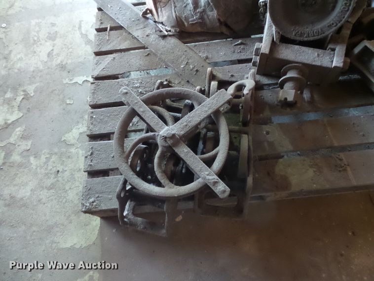 image for item FM9505 Wright chain hoist trolley