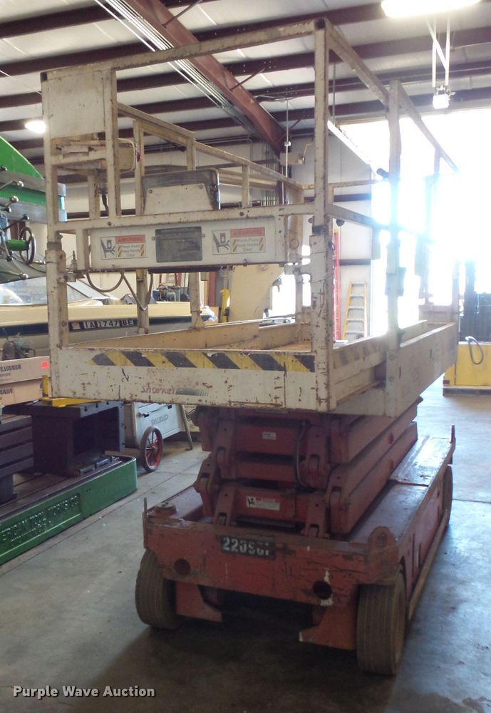 image for item FM9554 Snorkel SL25 scissor lift