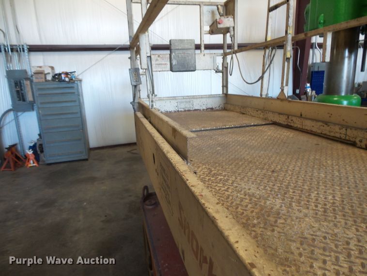 image for item FM9554 Snorkel SL25 scissor lift