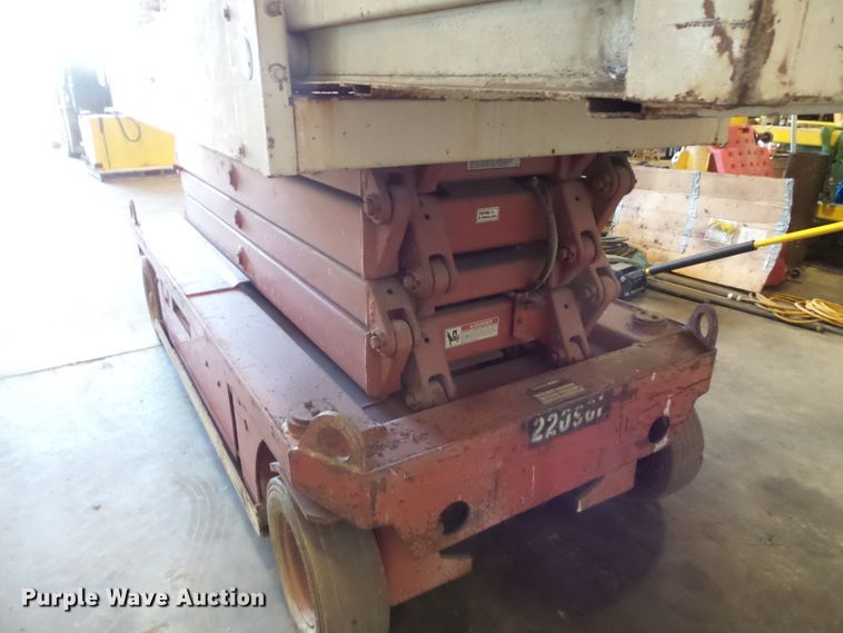image for item FM9554 Snorkel SL25 scissor lift