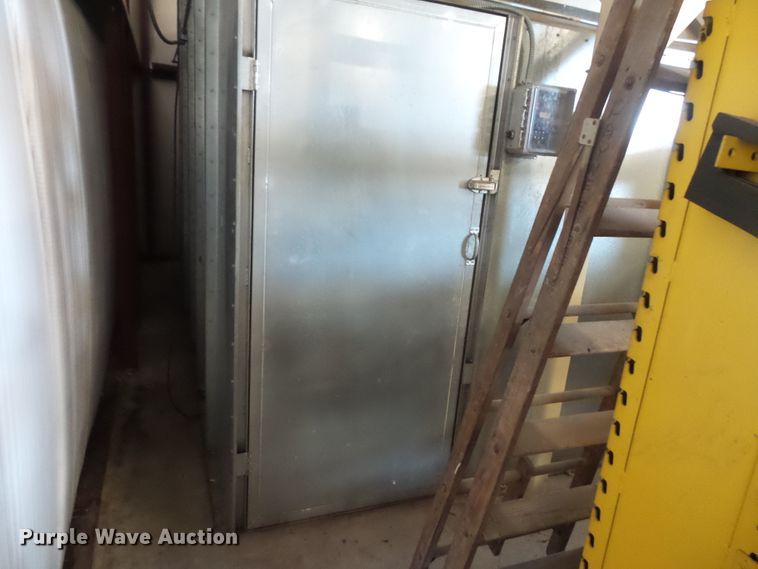 image for item FM9560 Paint booth