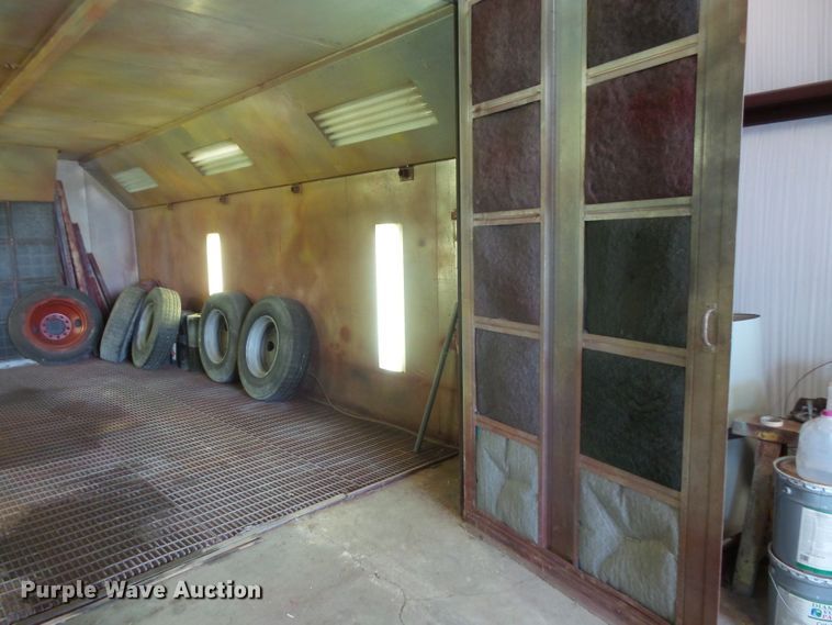 image for item FM9560 Paint booth