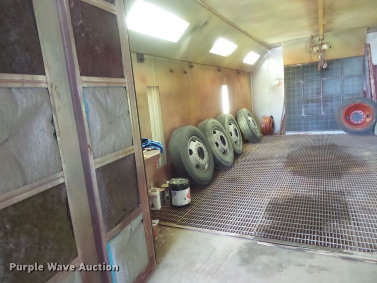 image for item FM9560 Paint booth